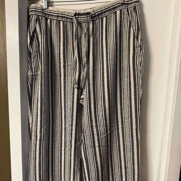 Old Navy Pants - Picture 1 of 4
